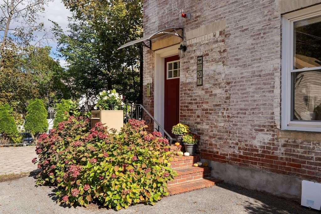 7 Court St Place, Unit 7 Arlington, MA 02476 - Photo 37 of 38