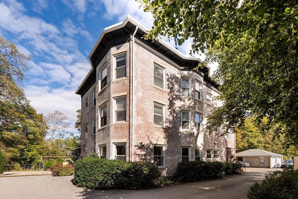 7 Court St Place, Unit 7 Arlington, MA 02476 - Photo 38 of 38