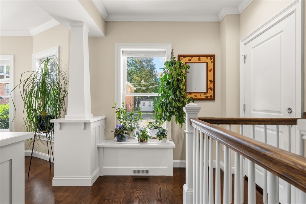 7 Court St Place, Unit 7 Arlington, MA 02476 - Photo 4 of 38