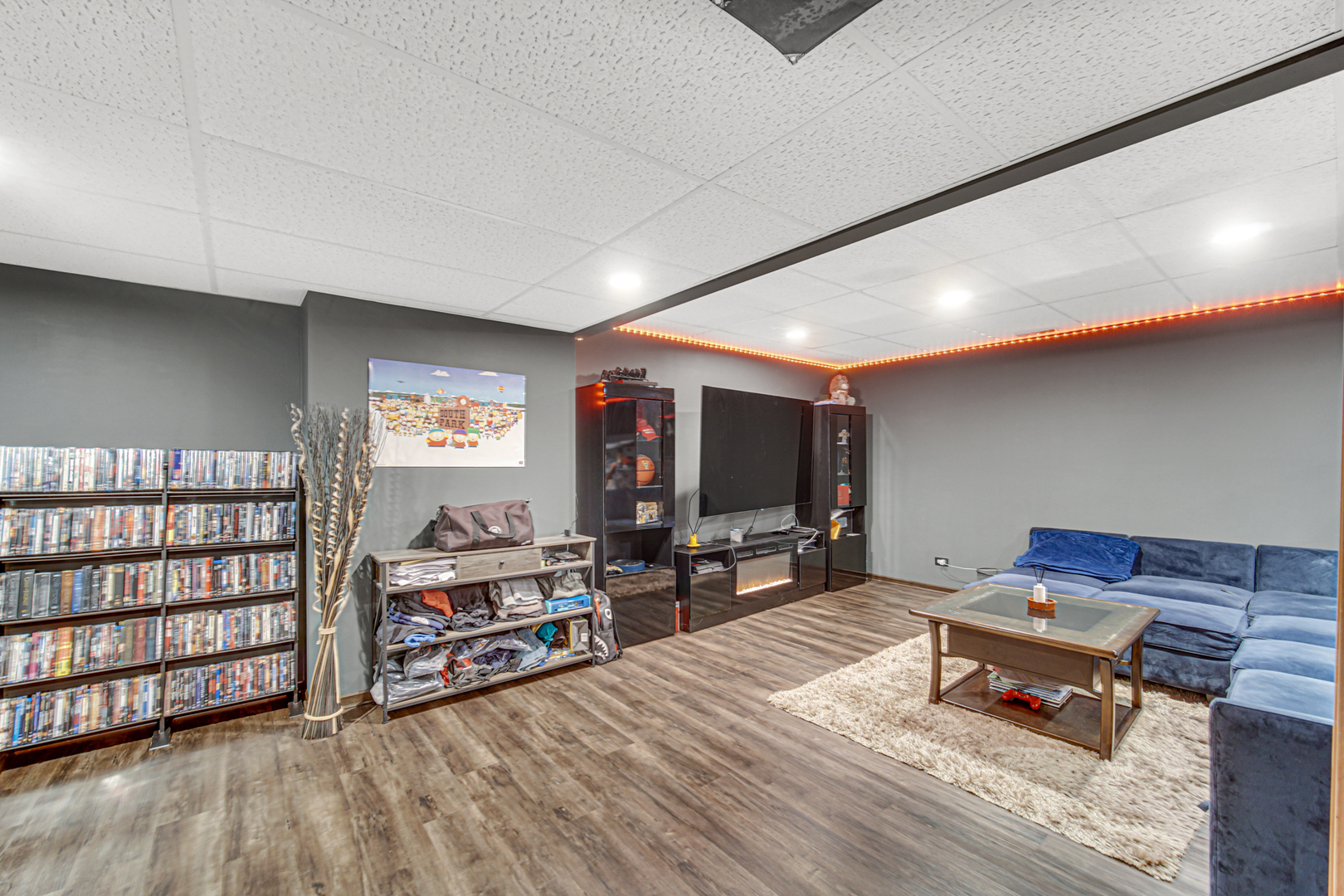 316 Morningside Drive, Unit A Bloomingdale, IL 60108 - Photo 21 of 35 a living room with furniture and a flat screen tv