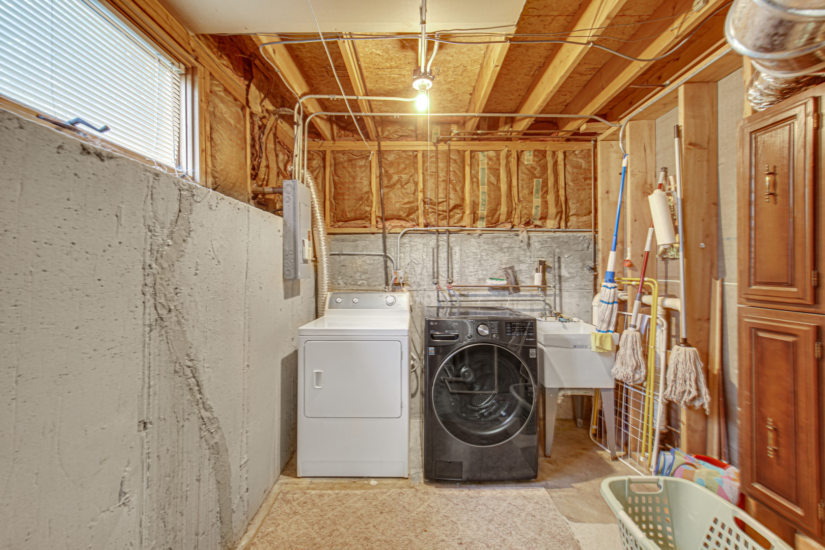 316 Morningside Drive, Unit A Bloomingdale, IL 60108 - Photo 26 of 35 a utility room with dryer and washer