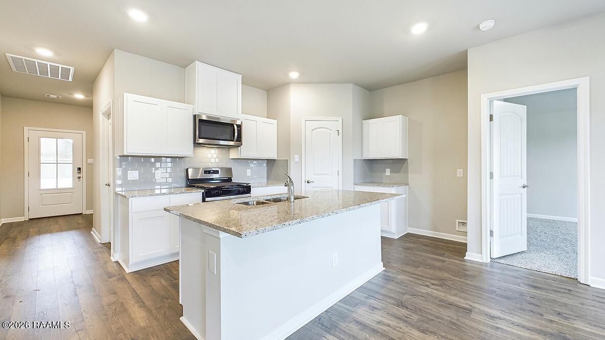 137 Lake Ridge Drive Broussard, LA 70518 - Photo 7 of 29 137 Lake Ridge Drive, Broussard, LA