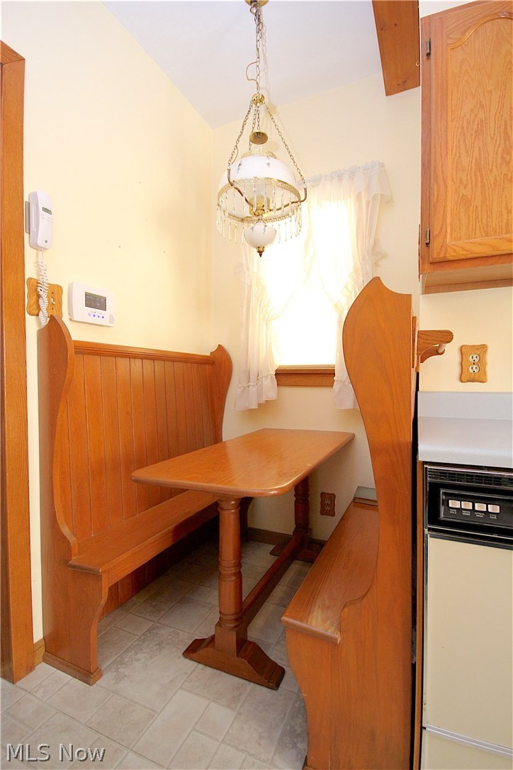 1104 Amherst Road Northeast Massillon, OH 44646 - Photo 10 of 13 Gallery Image 10