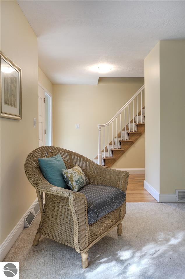 618 Bloomfield Road Traverse City, MI 49686 - Photo 9 of 32 1776517-8.JPG
