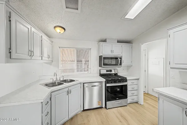 $135,900 | 2131 East Union Hills Drive, Unit M25, Phoenix, AZ 85024