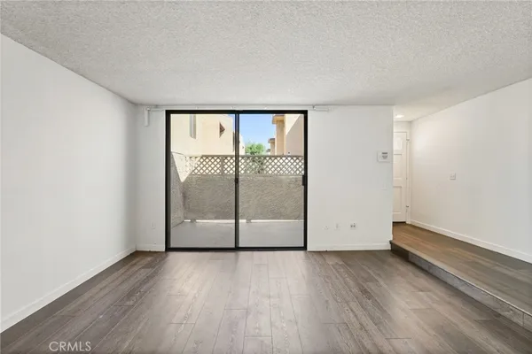 $489,000 | 22038 Vanowen Street, Unit 215, Woodland Hills, CA 91303