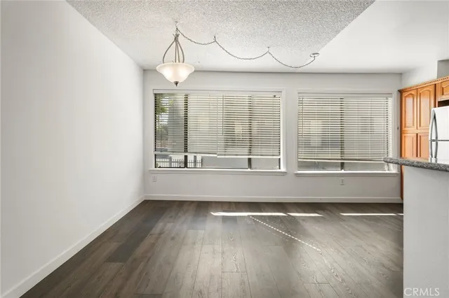 $515,000 | 22038 Vanowen Street, Unit 215, Woodland Hills, CA 91303