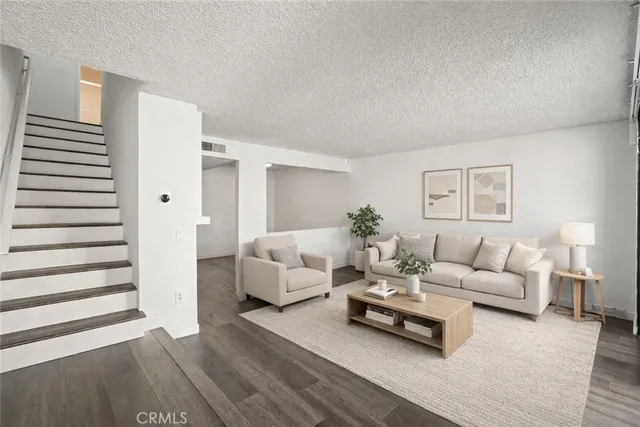 $499,000 | 22038 Vanowen Street, Unit 215, Woodland Hills, CA 91303