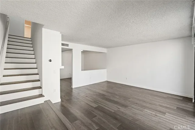 $515,000 | 22038 Vanowen Street, Unit 215, Woodland Hills, CA 91303