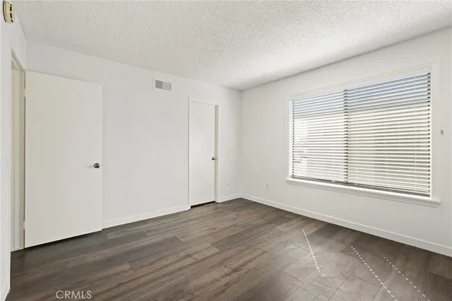 $515,000 | 22038 Vanowen Street, Unit 215, Woodland Hills, CA 91303