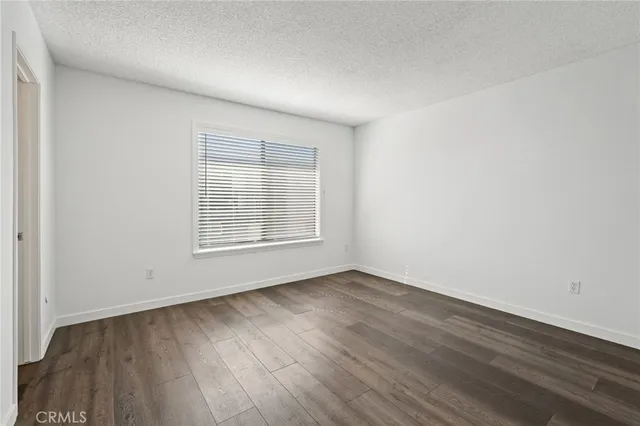 $499,000 | 22038 Vanowen Street, Unit 215, Woodland Hills, CA 91303