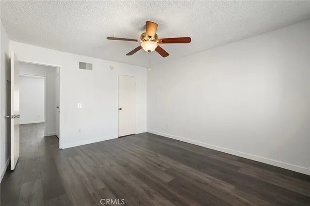 $515,000 | 22038 Vanowen Street, Unit 215, Woodland Hills, CA 91303