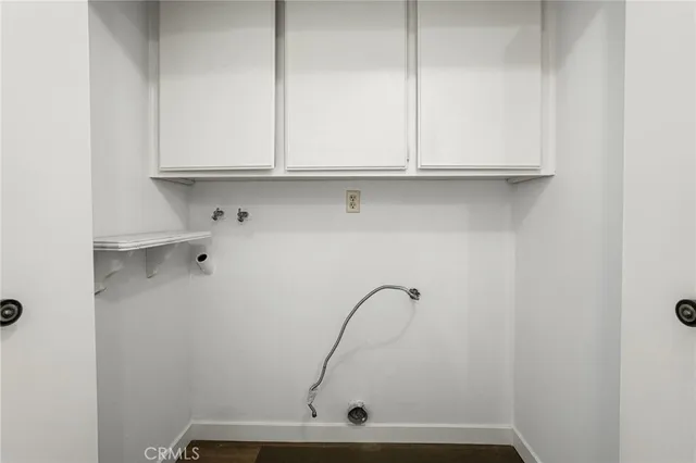 $499,000 | 22038 Vanowen Street, Unit 215, Woodland Hills, CA 91303