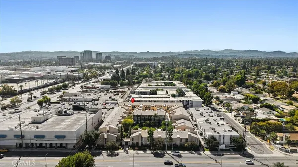 $489,000 | 22038 Vanowen Street, Unit 215, Woodland Hills, CA 91303