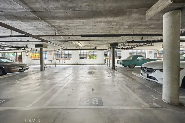 $515,000 | 22038 Vanowen Street, Unit 215, Woodland Hills, CA 91303