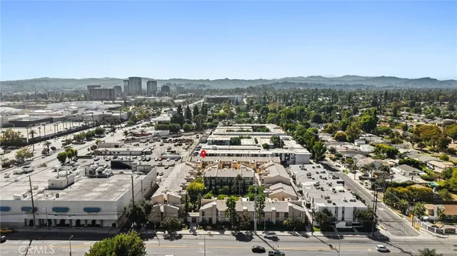 $515,000 | 22038 Vanowen Street, Unit 215, Woodland Hills, CA 91303