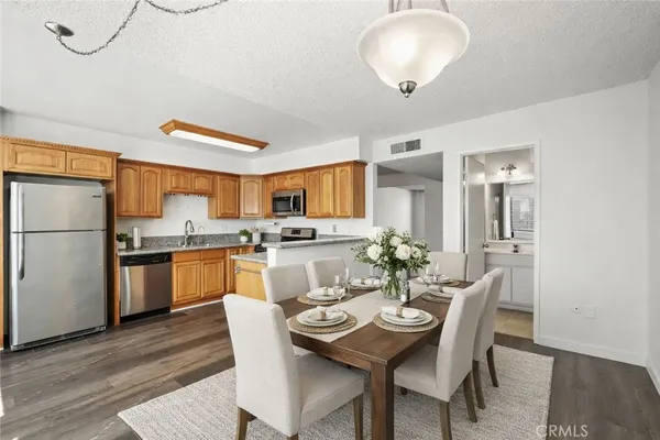 $489,000 | 22038 Vanowen Street, Unit 215, Woodland Hills, CA 91303