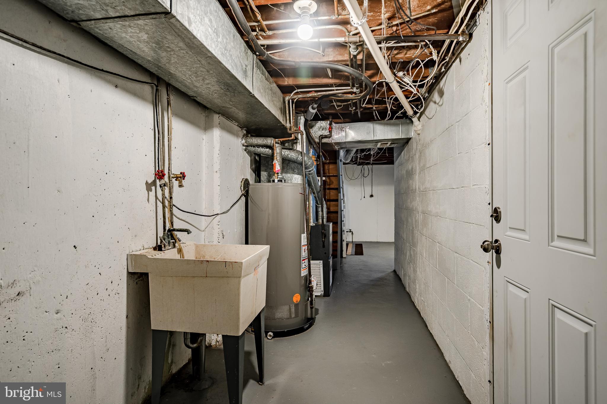 1945 Carter Road Folcroft, PA 19032 - Photo 25 of 30 laundry room