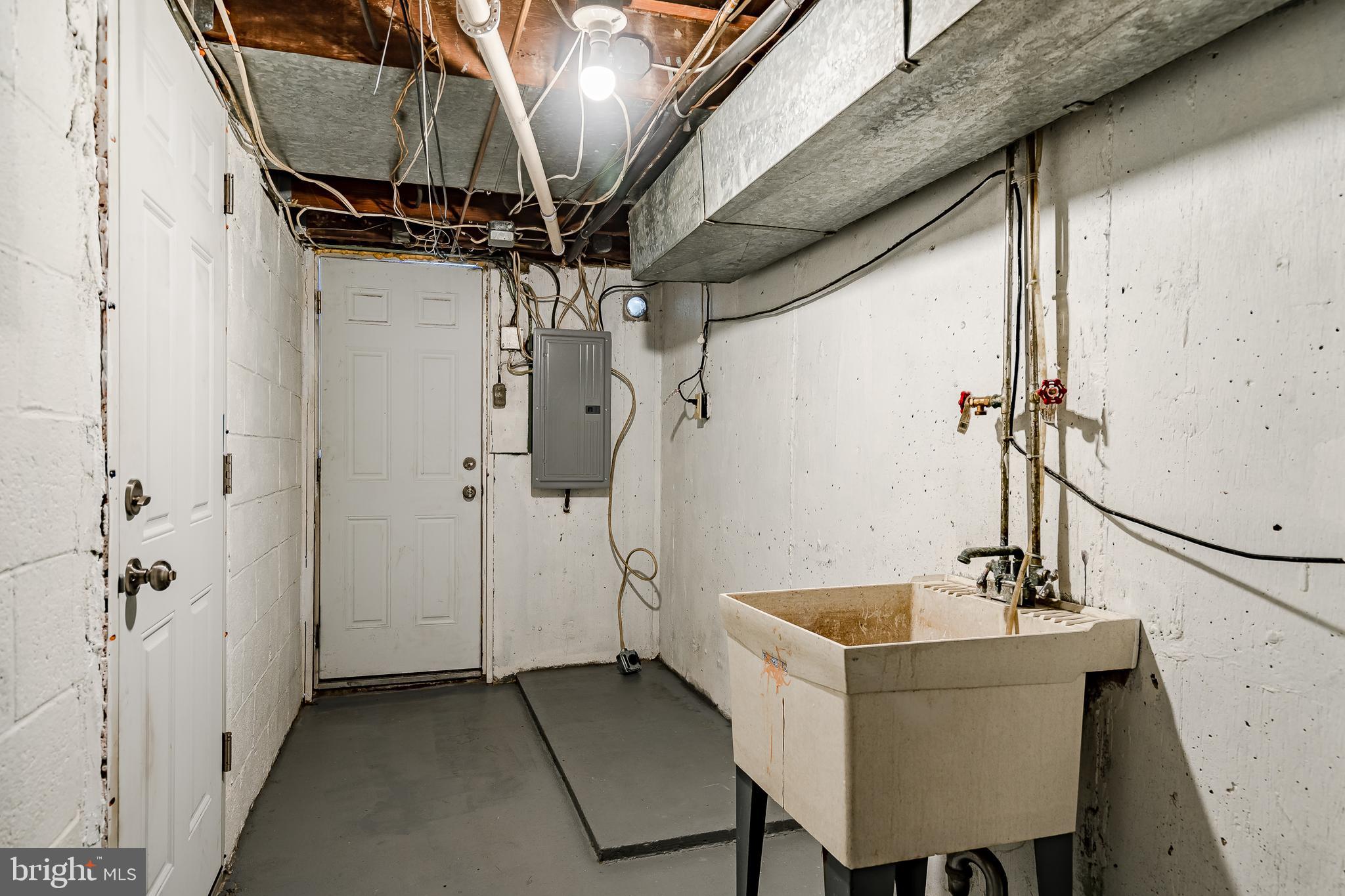 1945 Carter Road Folcroft, PA 19032 - Photo 26 of 30 laundry room