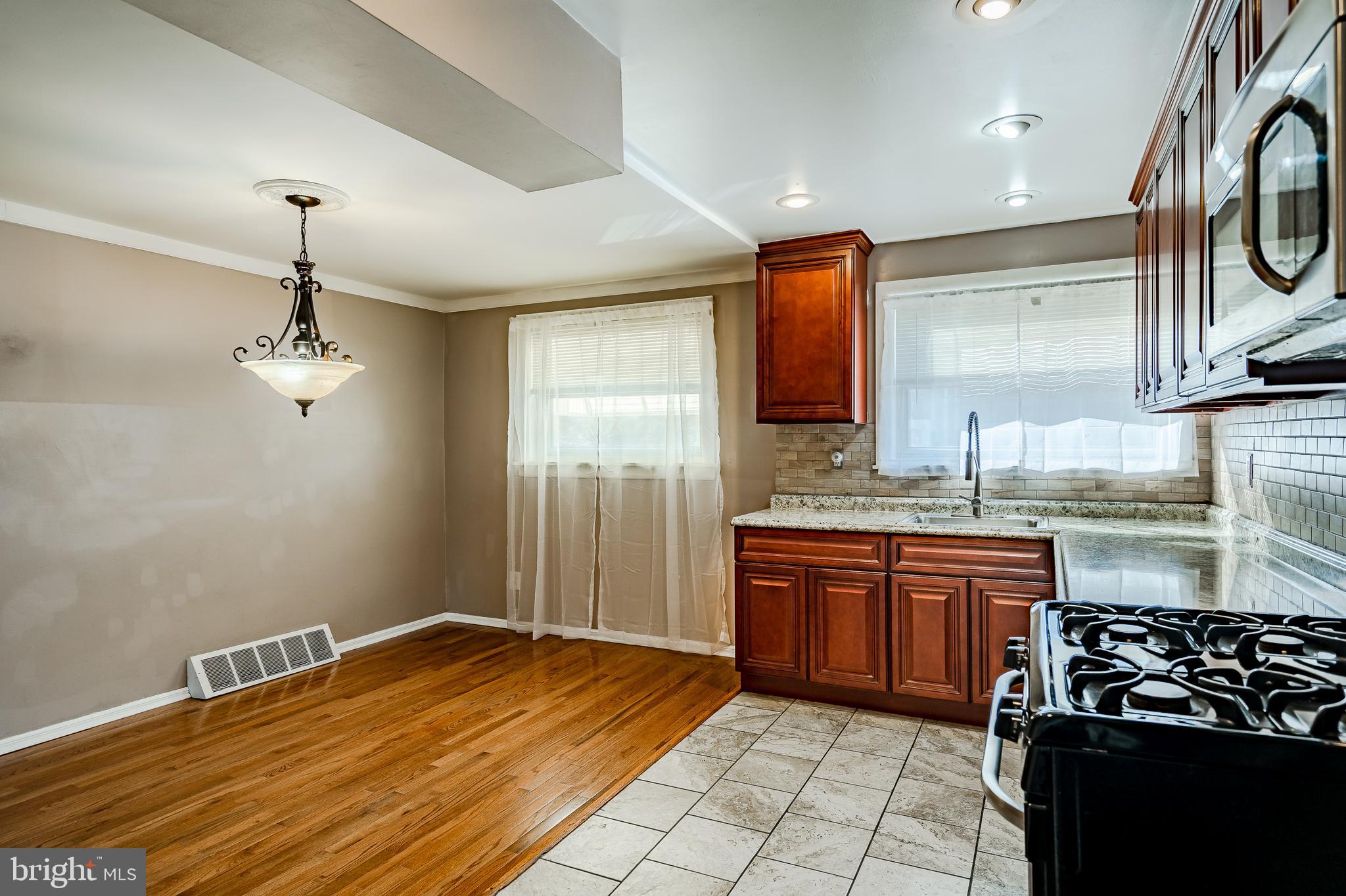 1945 Carter Road Folcroft, PA 19032 - Photo 8 of 30 dining room kitchen