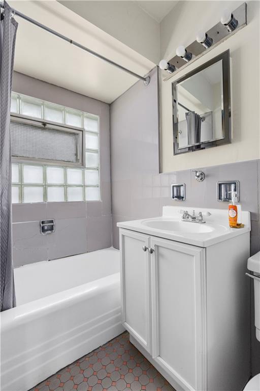 1229 Murdoch Road Pittsburgh, PA 15217 - Photo 14 of 18 Gallery Image 14