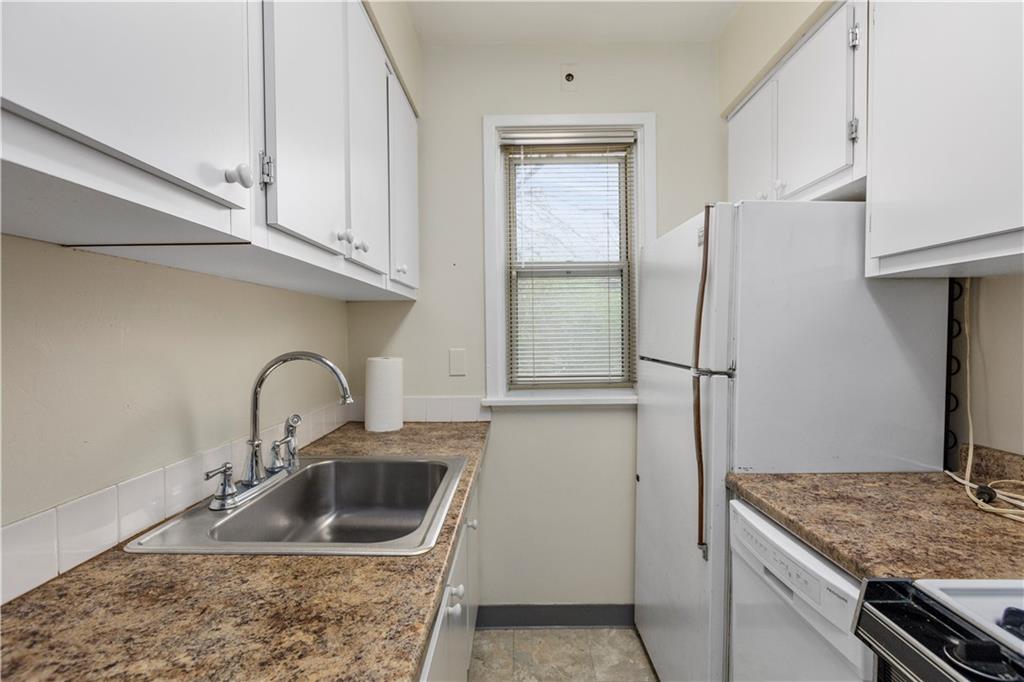 1229 Murdoch Road Pittsburgh, PA 15217 - Photo 17 of 18 Gallery Image 17