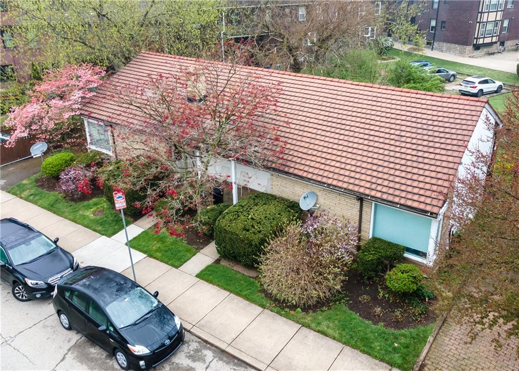 1229 Murdoch Road Pittsburgh, PA 15217 - Photo 3 of 18 Gallery Image 3