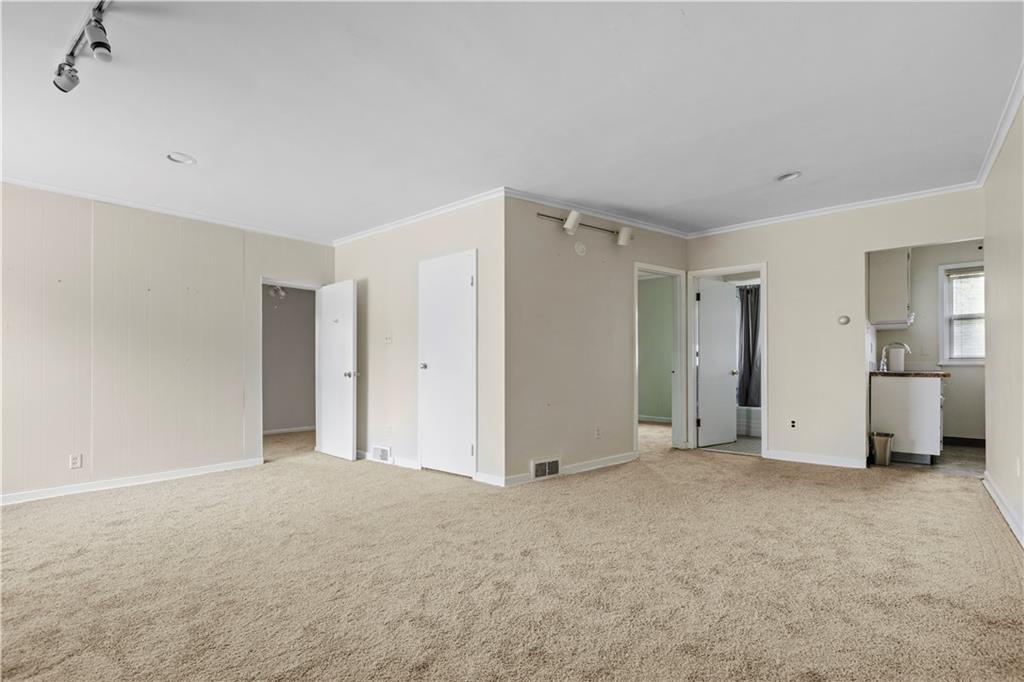 1229 Murdoch Road Pittsburgh, PA 15217 - Photo 5 of 18 Gallery Image 5
