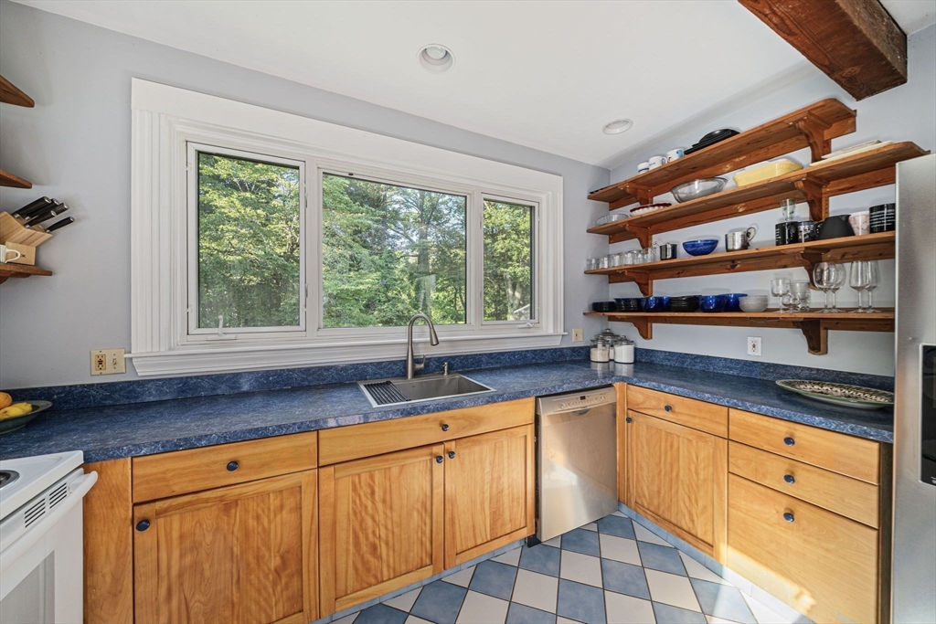 54 Brook Road Sharon, MA 02067 - Photo 13 of 40 Gallery Image 13