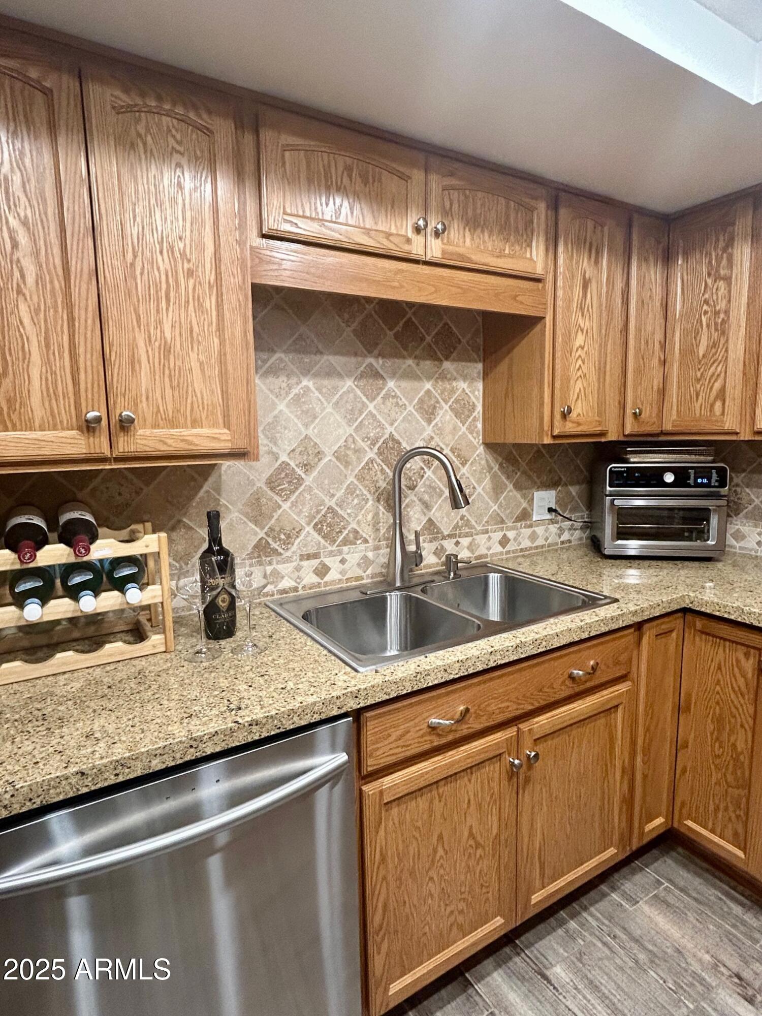 7960 East Camelback Road, Unit 109 Scottsdale, AZ 85251 - Photo 16 of 46 Custom Back Splash