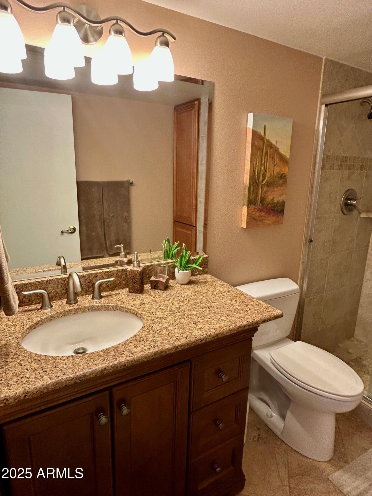 7960 East Camelback Road, Unit 109 Scottsdale, AZ 85251 - Photo 27 of 46 Primary Bedroom Bathroom
