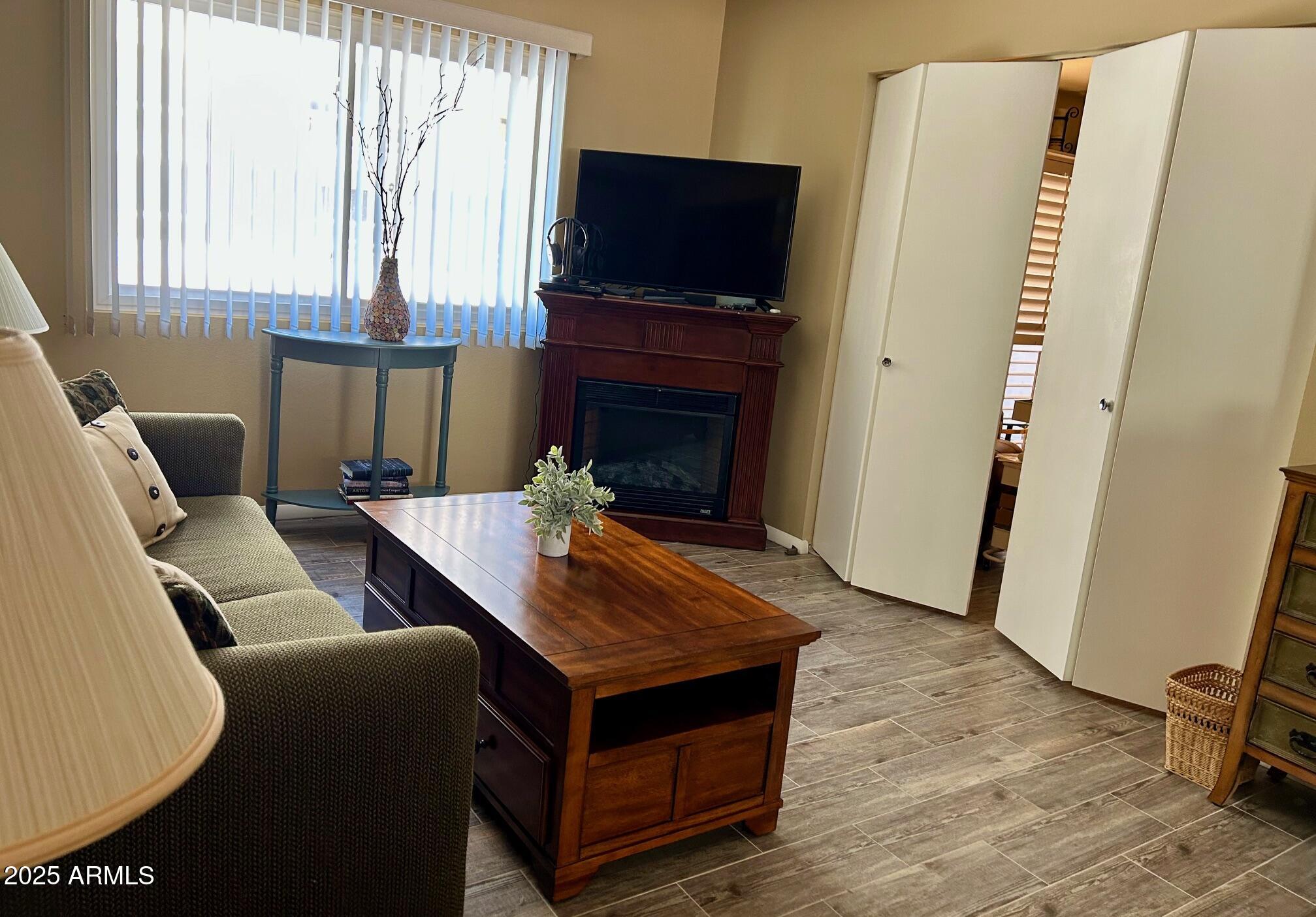 7960 East Camelback Road, Unit 109 Scottsdale, AZ 85251 - Photo 28 of 46 Den Arcadia Privacy Doors