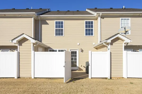 $1,645 | 2117 Victory Gallop Lane, Murfreesboro, TN 37128