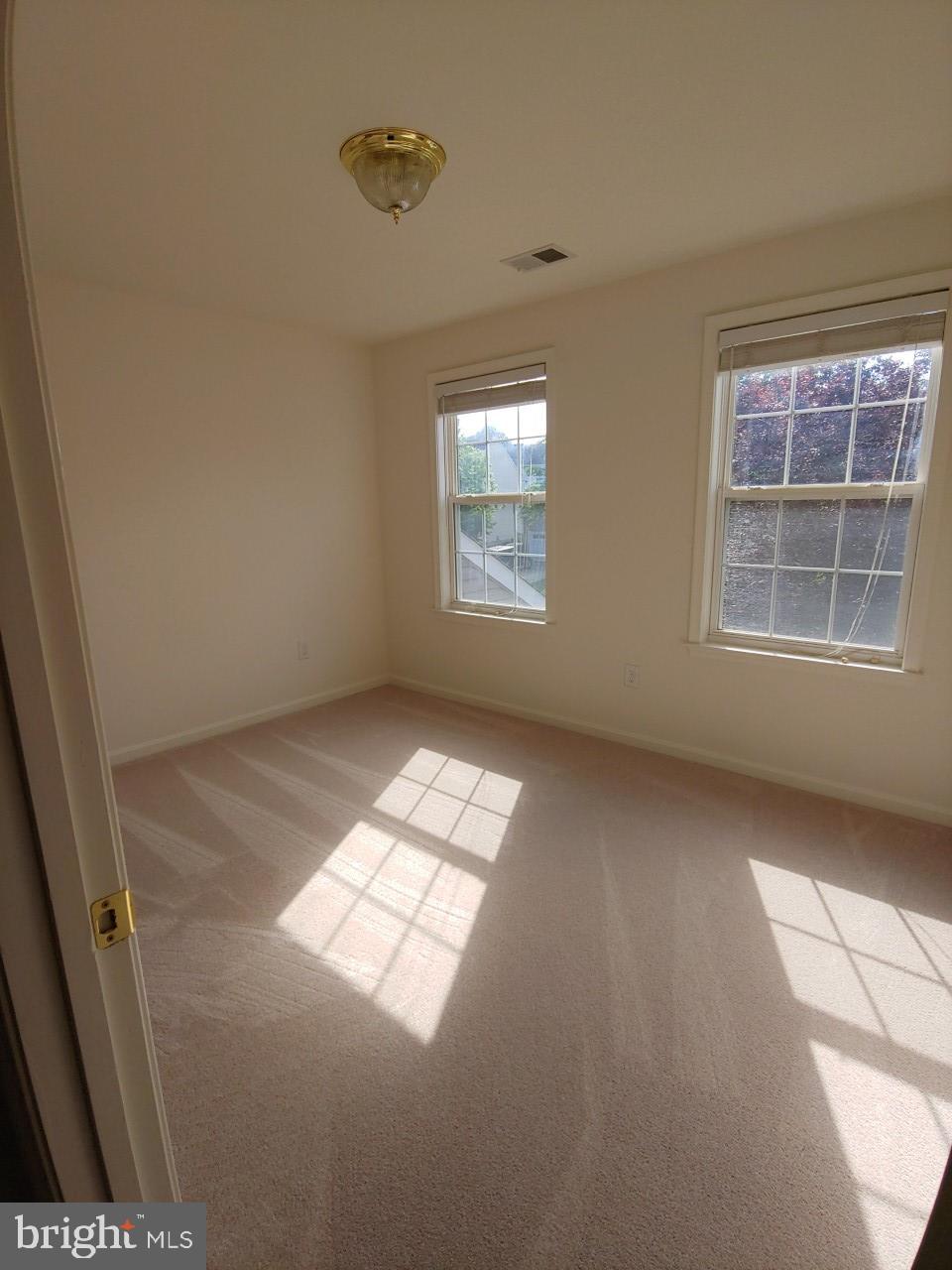 208 Equestrian Road Warrenton, VA 20186 - Photo 12 of 14 Gallery Image 12