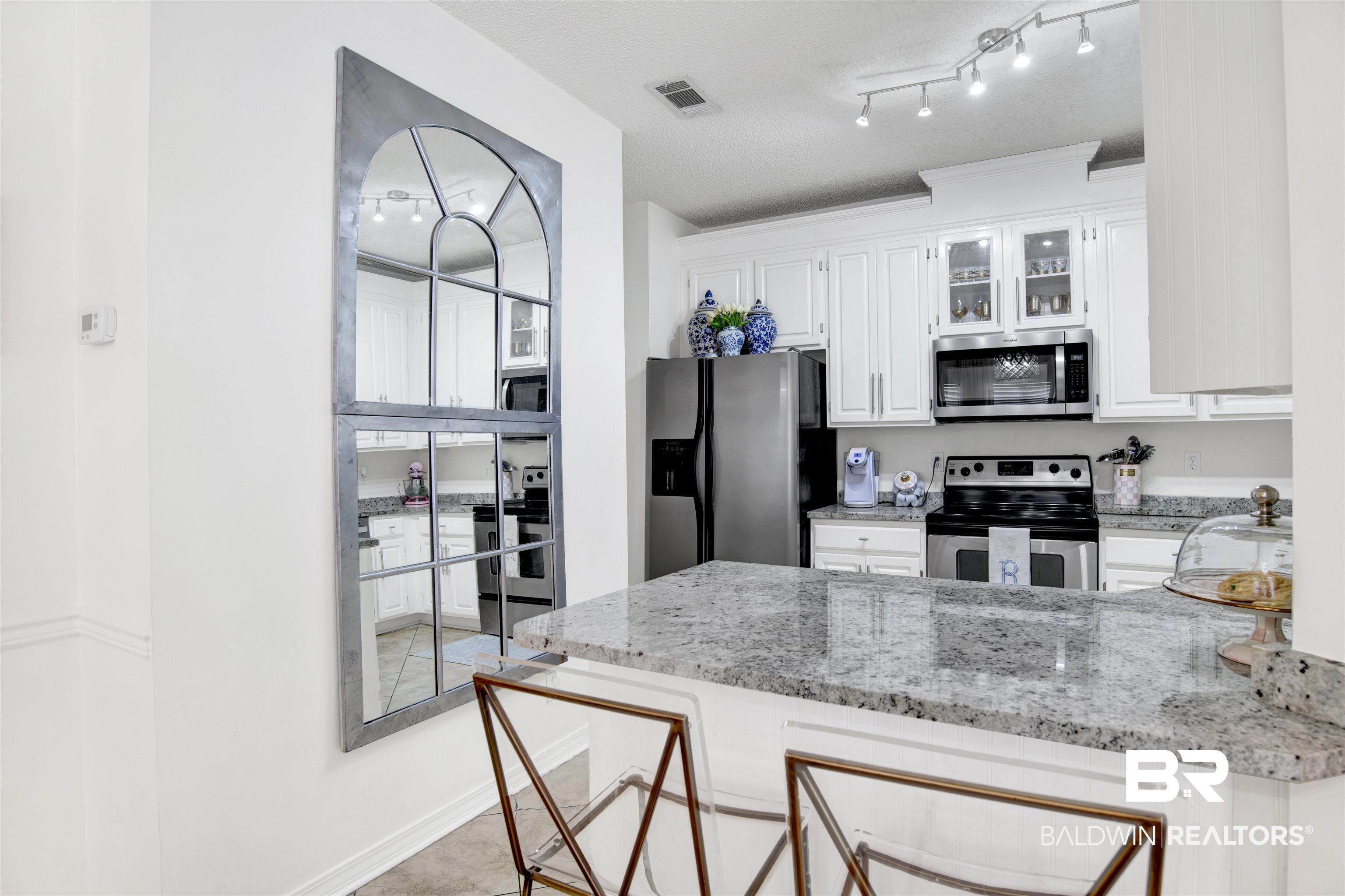 7040 Highpointe Place West Daphne, AL 36527 - Photo 16 of 37 Granite Countertops