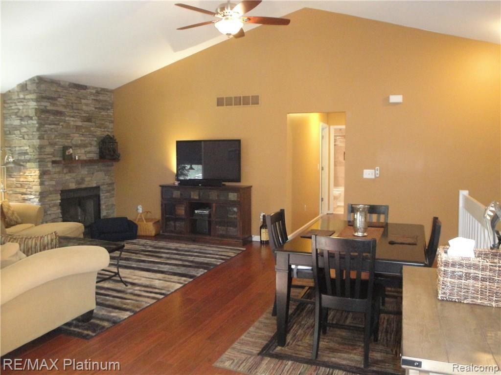 1201 Oakcrest Road Howell, MI 48843 - Photo 8 of 57 A fabulous open great room with eating area