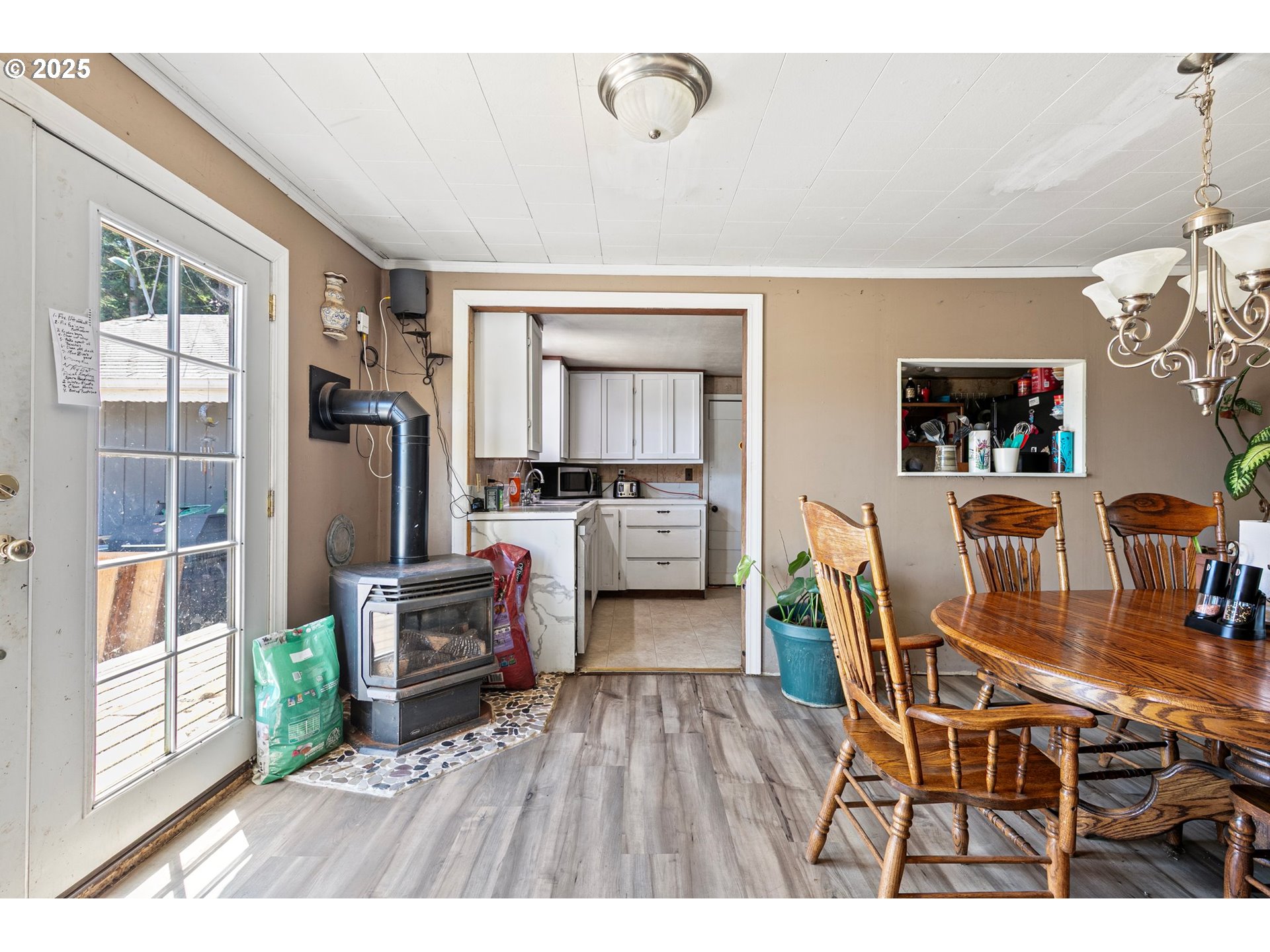 36285 Row River Road Cottage Grove, OR 97424 - Photo 12 of 46