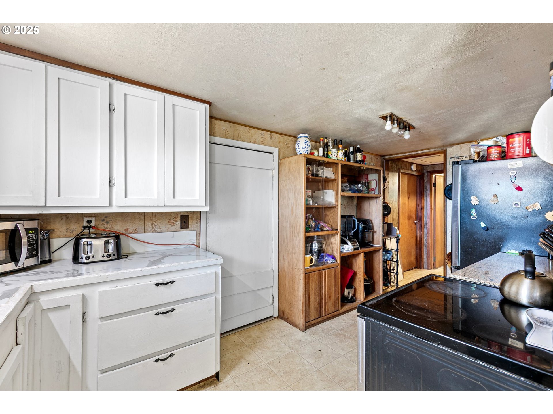 36285 Row River Road Cottage Grove, OR 97424 - Photo 15 of 46