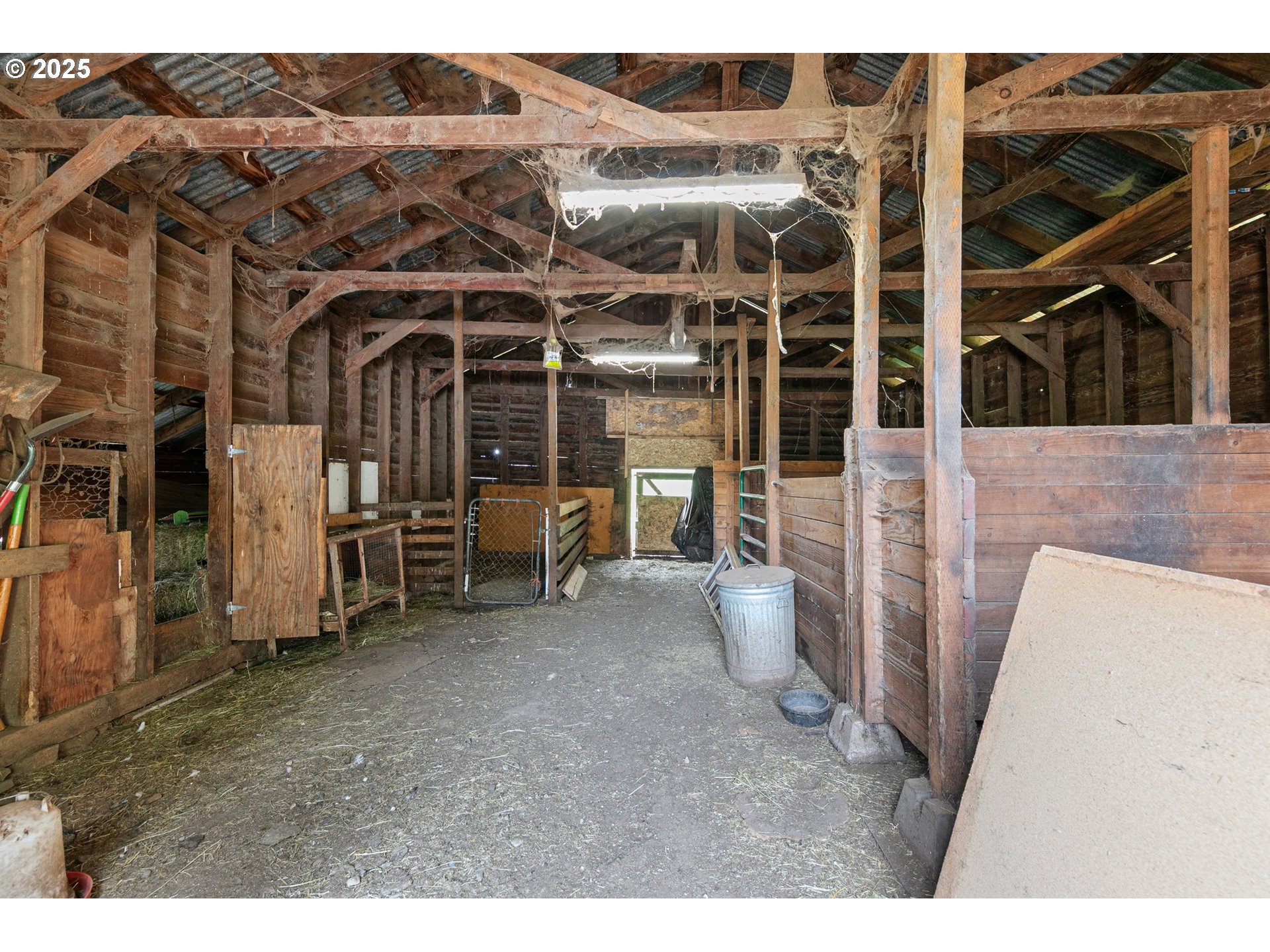 36285 Row River Road Cottage Grove, OR 97424 - Photo 28 of 46