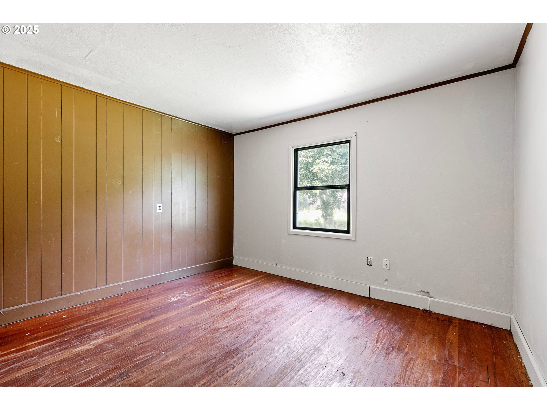 36285 Row River Road Cottage Grove, OR 97424 - Photo 9 of 46