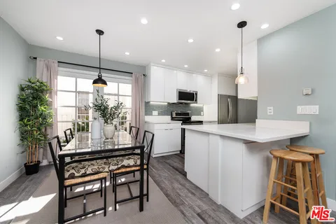 $588,000 | 1145 Larrabee Street, Unit 6, West Hollywood, CA 90069