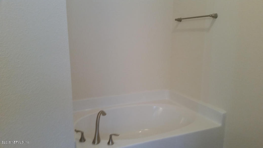5903 Royalty Road Jacksonville, FL 32254 - Photo 15 of 17 1820 Garden Bath