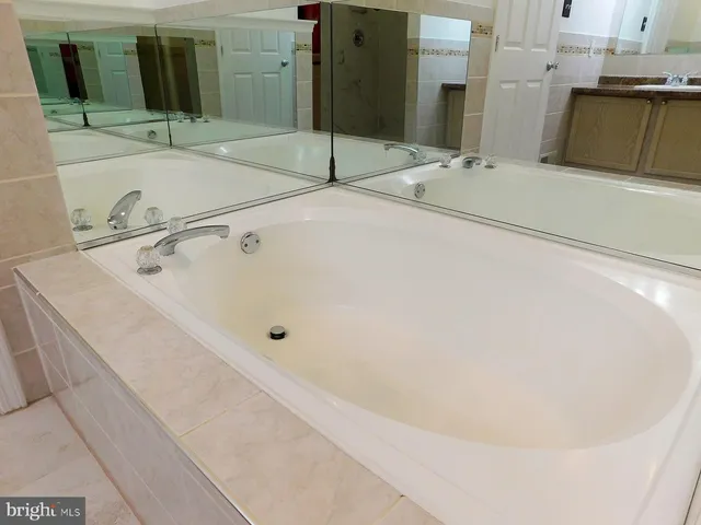 a view of a storage & utility room with washer and dryer