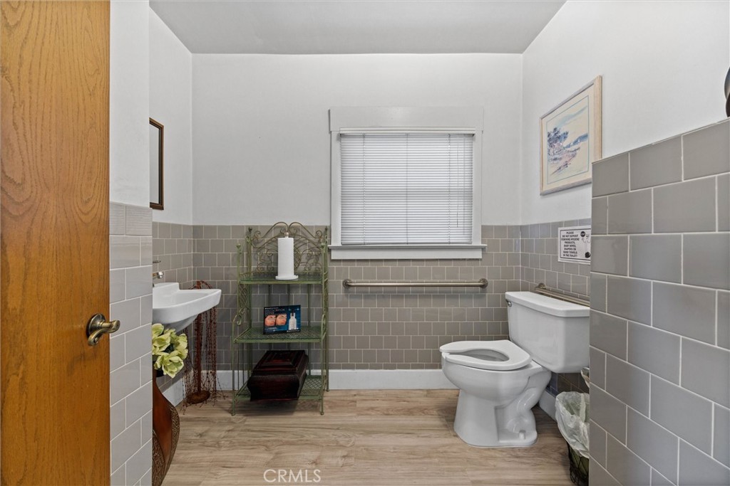 1701 F Street Bakersfield, CA 93301 - Photo 20 of 36