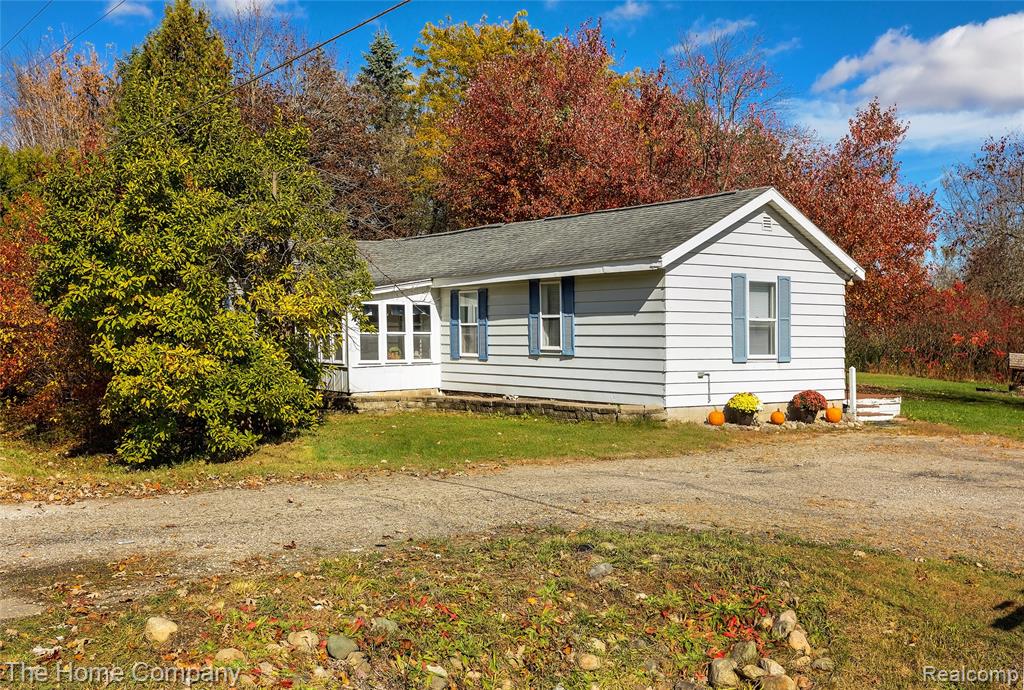 25 South Wilder Road Lapeer, MI 48446 - Photo 2 of 36 Gallery Image 2