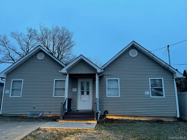 $499,000 | 113 Dakota Street, Ronkonkoma, NY 11779