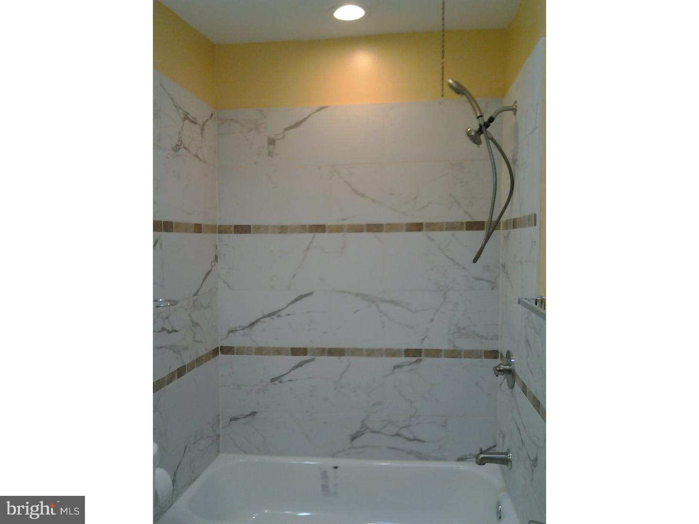 6014 Nassau Road Philadelphia, PA 19151 - Photo 13 of 25 Bathroom