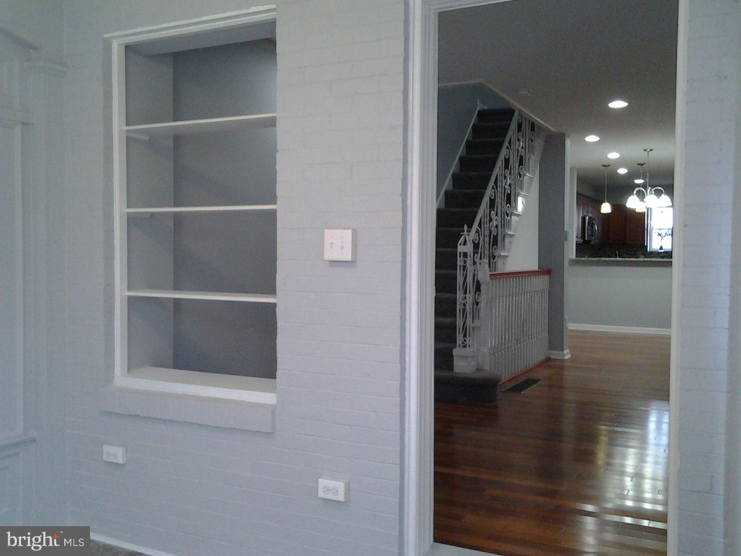 6014 Nassau Road Philadelphia, PA 19151 - Photo 4 of 25 Enclosed Porch