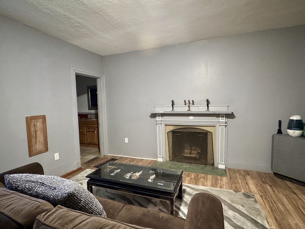 54 Ridgewood Place Springfield, MA 01105 - Photo 7 of 10