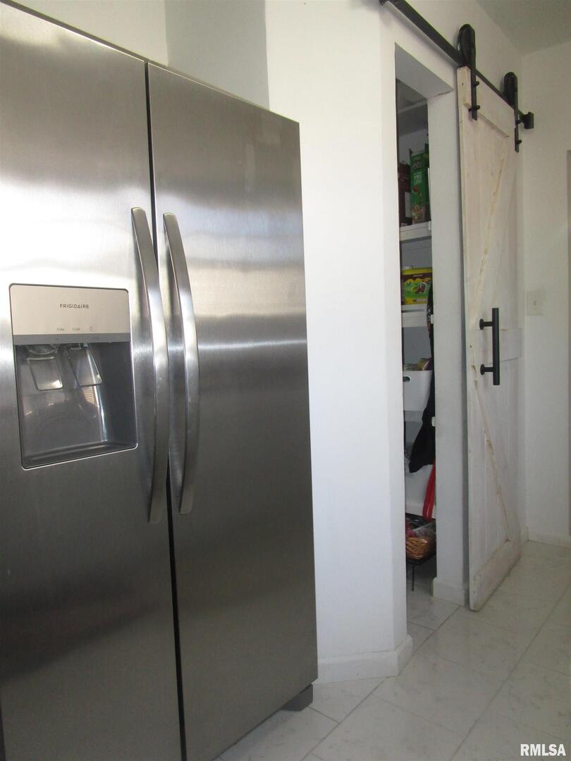 302 2nd Street Carmi, IL 62821 - Photo 11 of 20